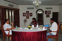 Manchu Vishnu meets Governor of Maharashtra